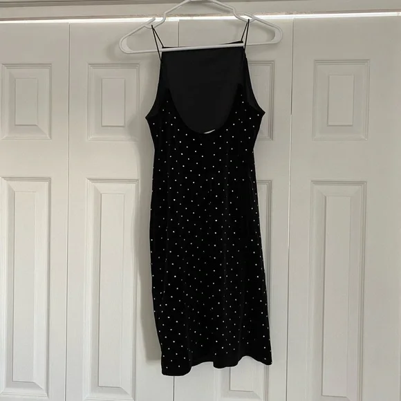 3/$30 ✨ H&M | Sexy Black Dress - Picture 3 of 5
